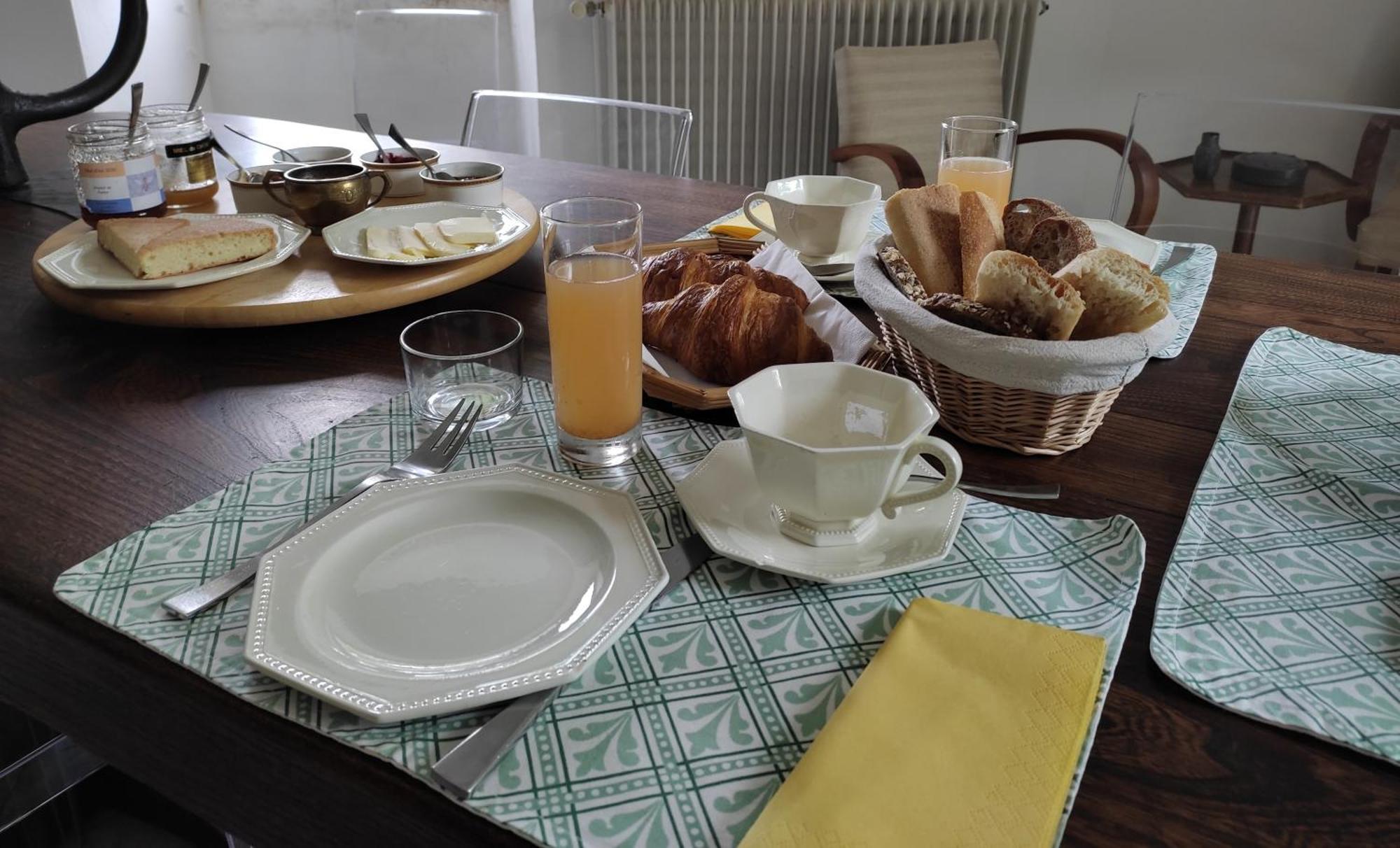 Le Logis Du Pradet Bed & Breakfast Moncrabeau Eksteriør bilde