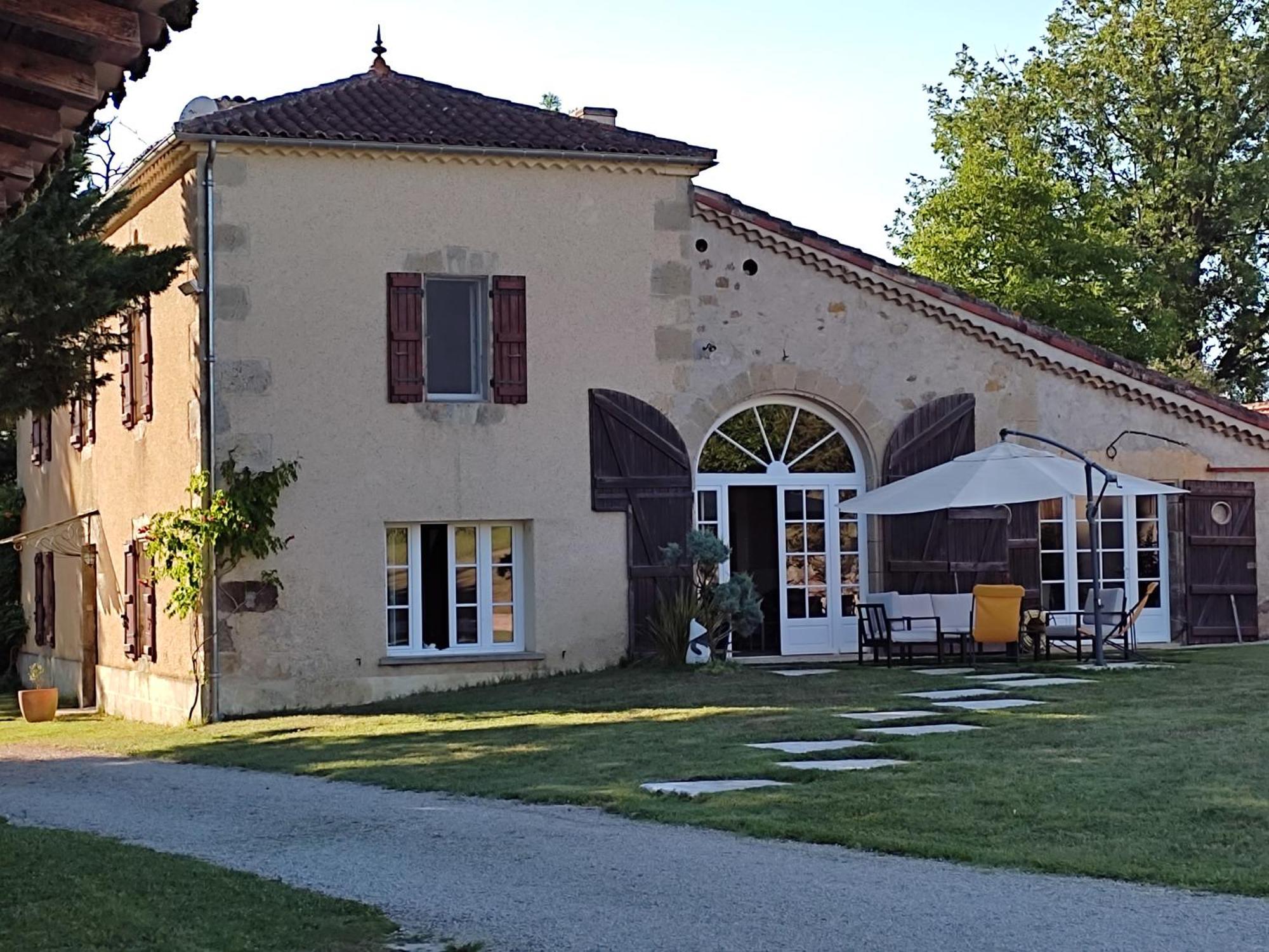 Le Logis Du Pradet Bed & Breakfast Moncrabeau Eksteriør bilde